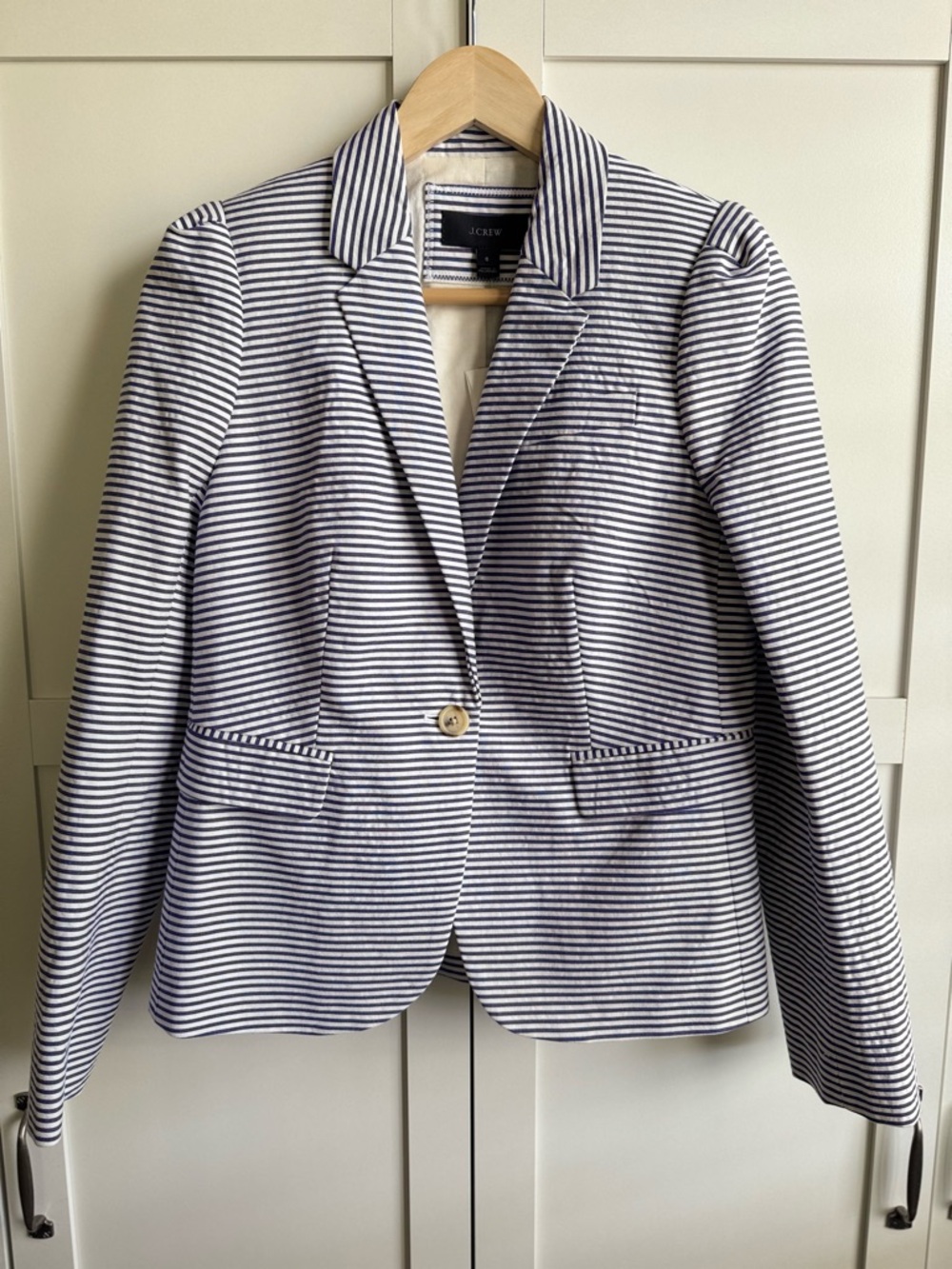 J.Crew Seersucker Blazer with Puff Sleeves in Blue and white Stripe Size 6
